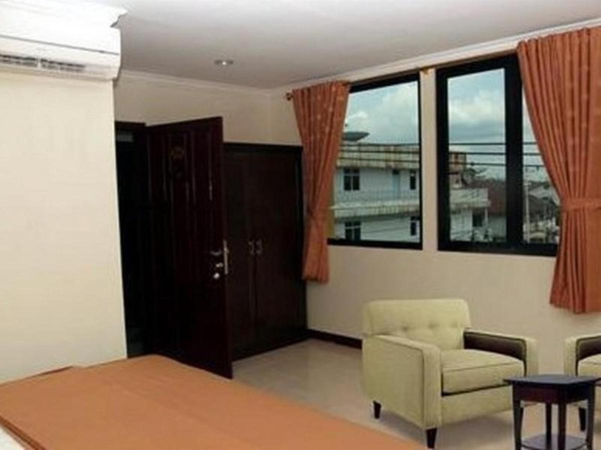 Hotel Aroma Inn Pontianak Zewnętrze zdjęcie