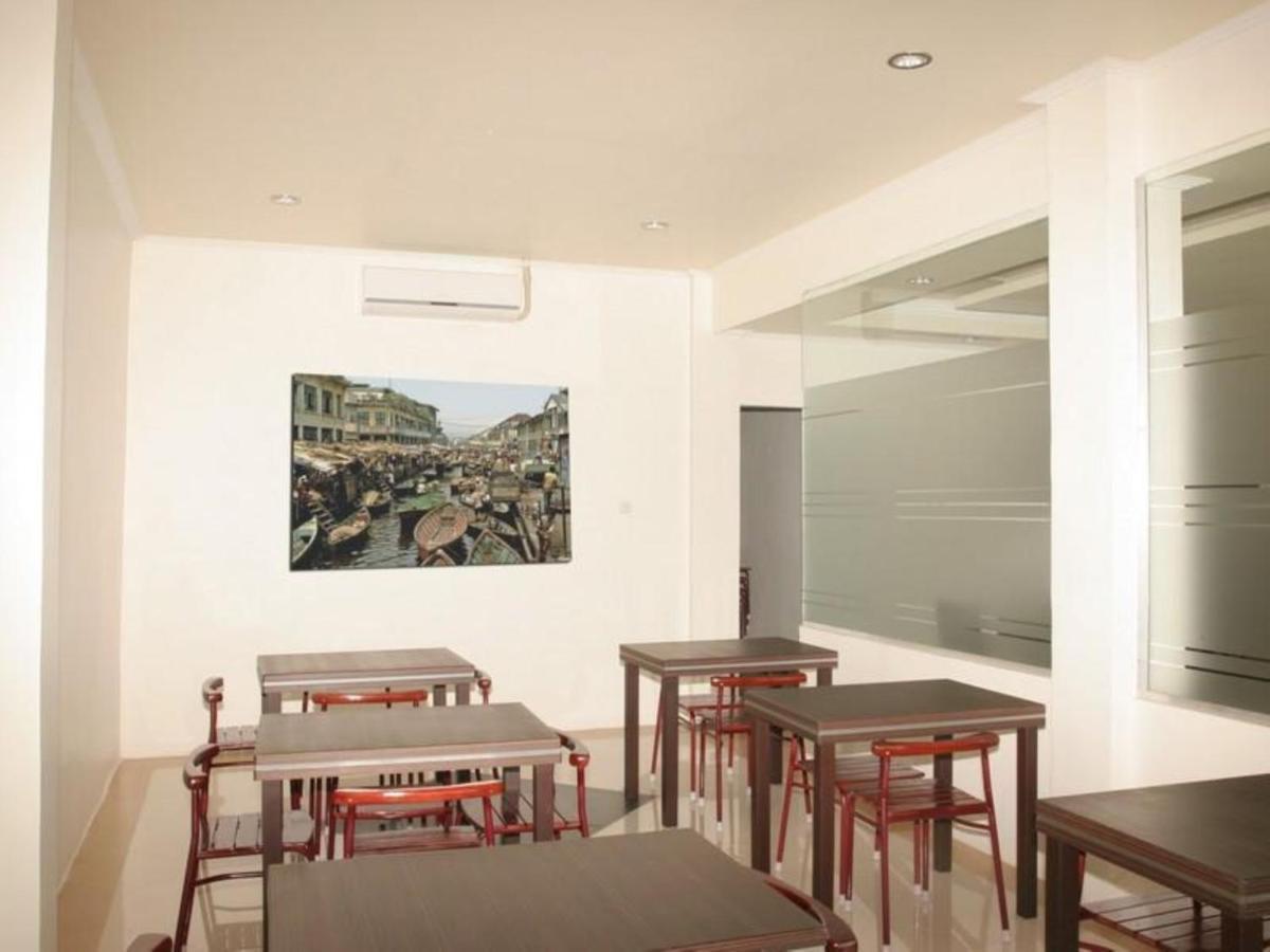 Hotel Aroma Inn Pontianak Zewnętrze zdjęcie